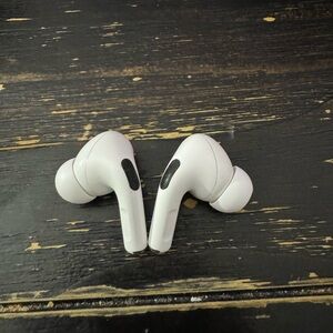 Apple AirPods Pro’s 1st Gen